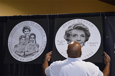 James Pressley unveils Nancy Reagan First Spouse gold coin obverse and reverse designs. Photo: Donn Pearlman