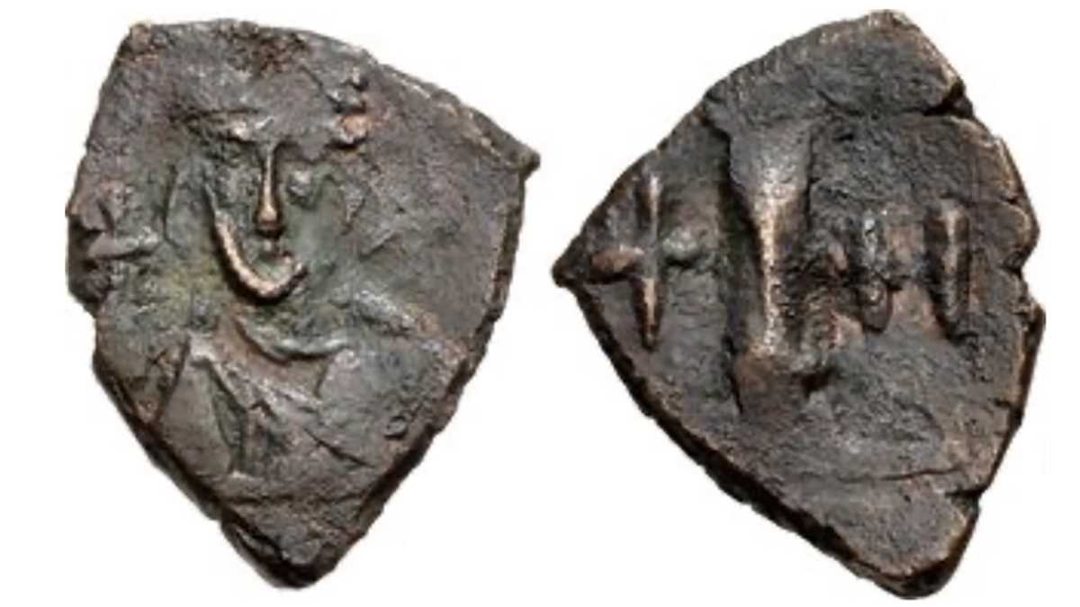 Justinian II, first reign, 685-695. Decanummium, 1.89g. Constantinople, 686-687. CNG. Electronic Auction 494. 23 June 2021. Lot: 465. Realized: $90.