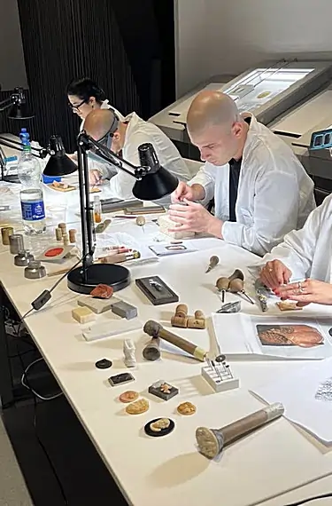 The museum also arranged demonstrations by numismatic artists and engravers