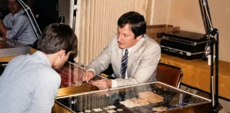 Val Webb’s Cameo Legacy Heads to Auction: The Collector Who Taught America to See Frost Val Webb